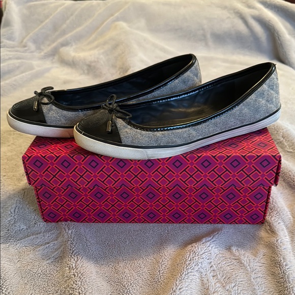 Tory Burch Shoes - Women’s Tory Burch Black and Gray Skyler Flannel Sneaker Size 9